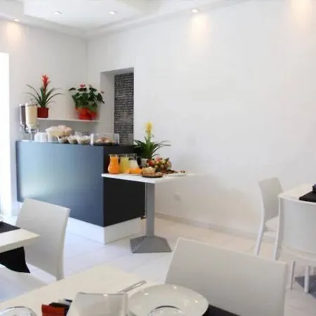 Couette-café Faraone 3*